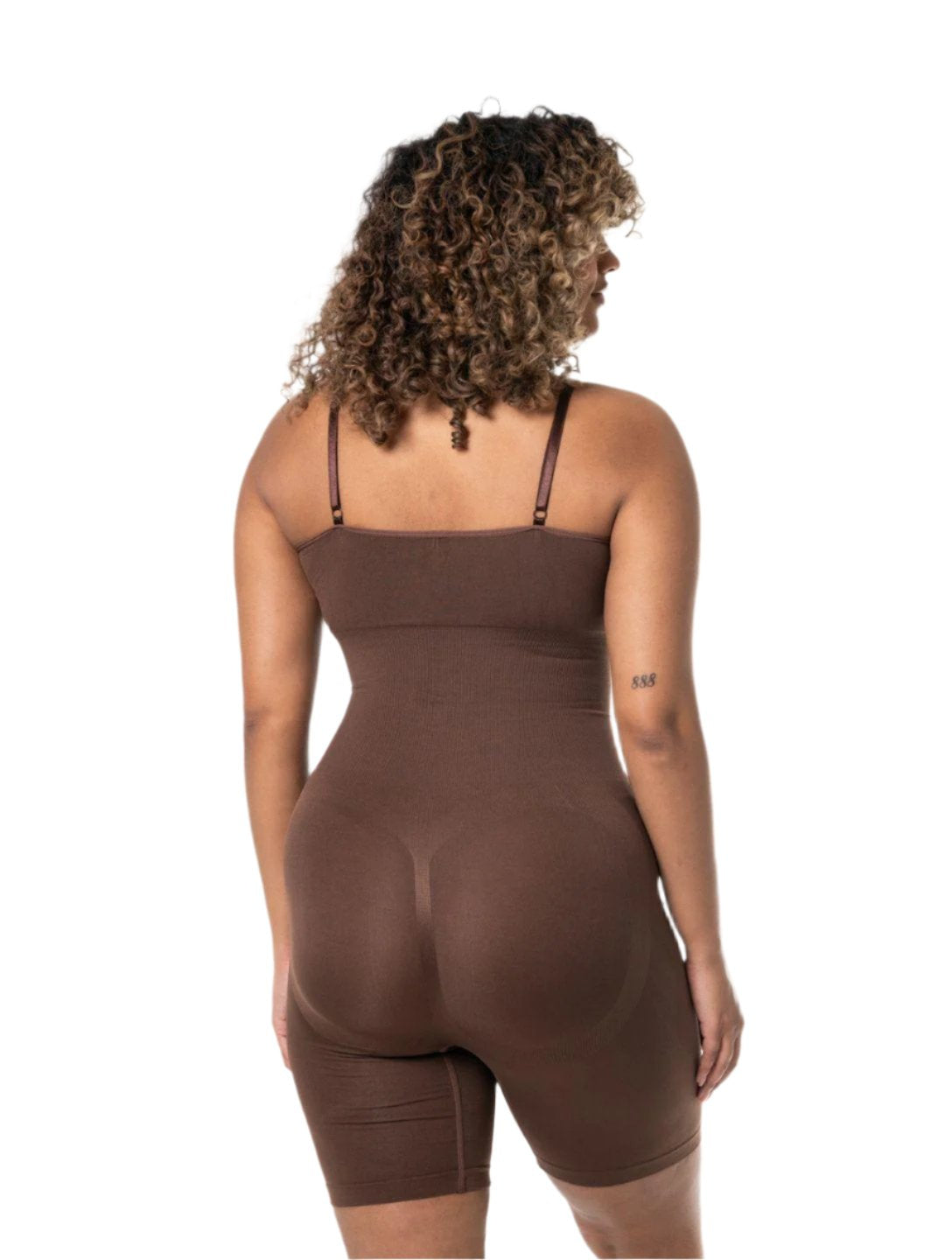 Figurformender Shapewear-Bodysuit in Burgunderrot mit überlappendem Schritt.