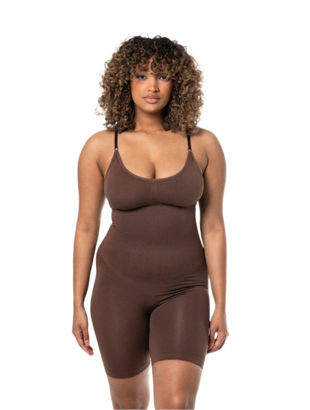 Figurformender Shapewear-Bodysuit in Braun mit nahtlosem Design.